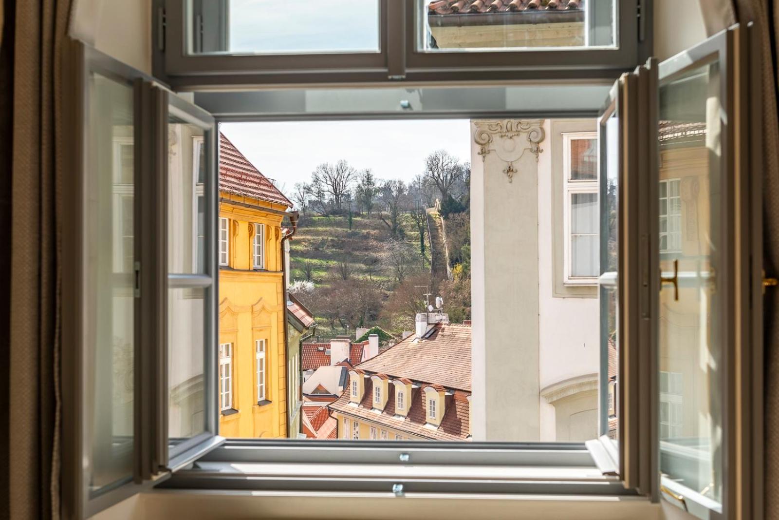 Primavera - Castle View Apartments Praga Exterior foto